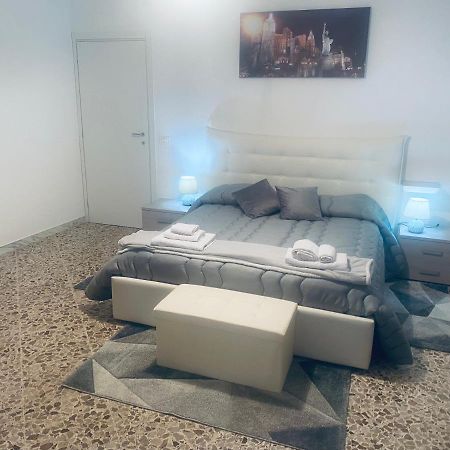 Bed and Breakfast Le Stanze Di Sofia Salerno Esterno foto