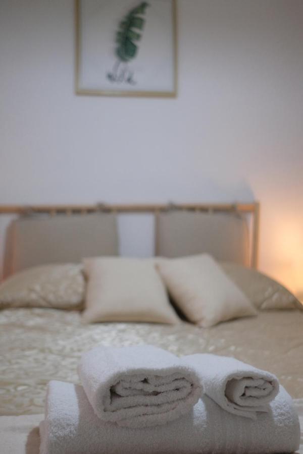 Bed and Breakfast Le Stanze Di Sofia Salerno Esterno foto