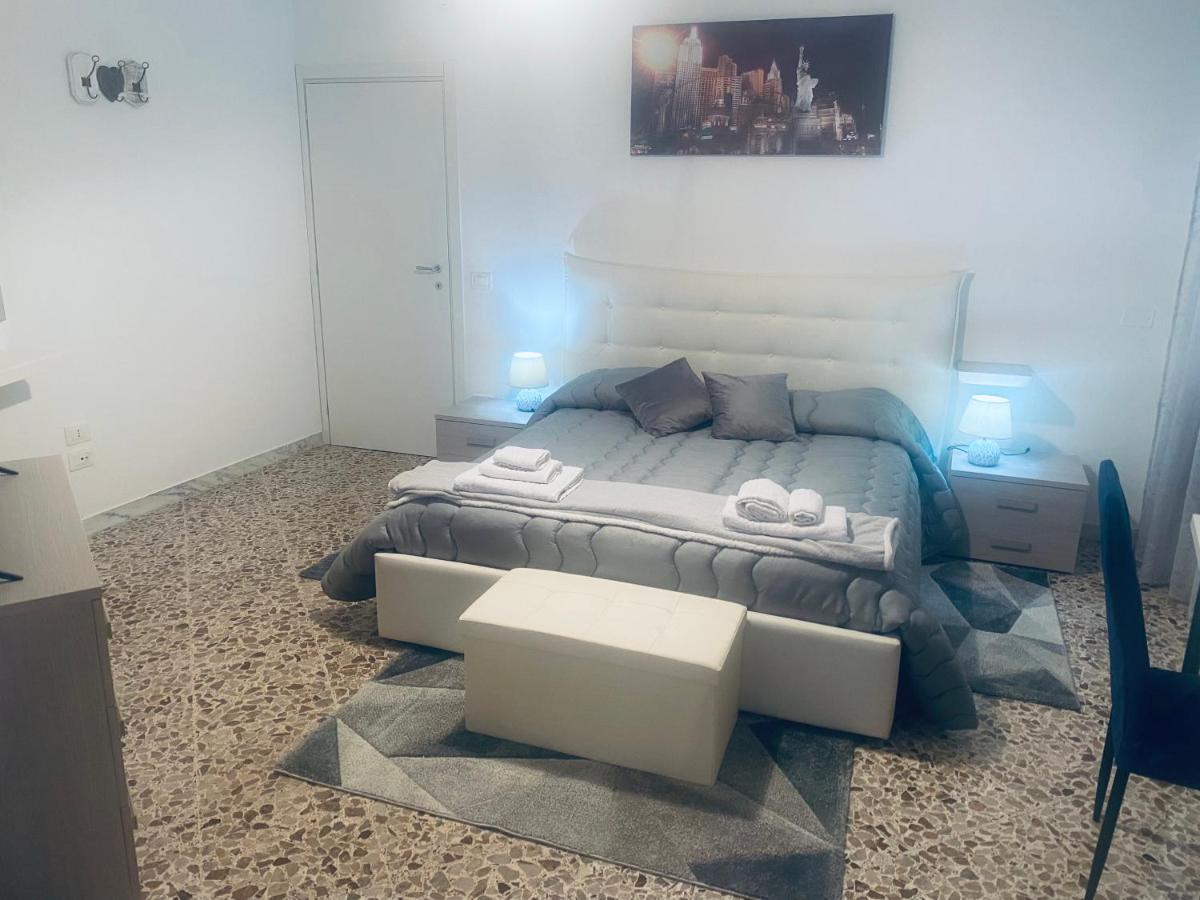 Bed and Breakfast Le Stanze Di Sofia Salerno Esterno foto
